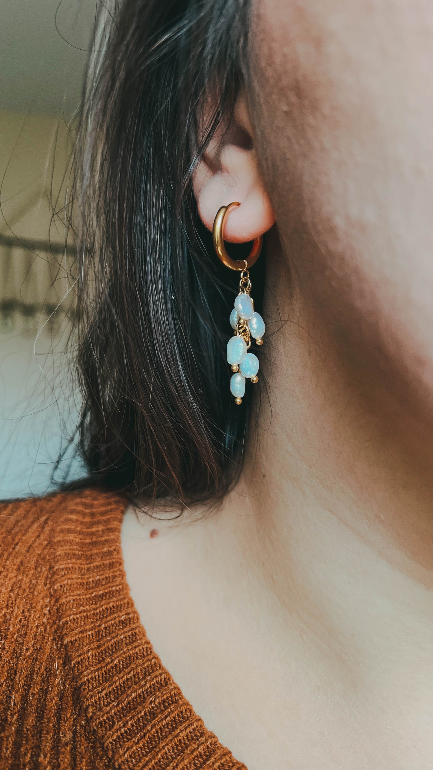 Perline | Boucles d'oreilles tombantes en acier inoxydable et perles d'eau douce