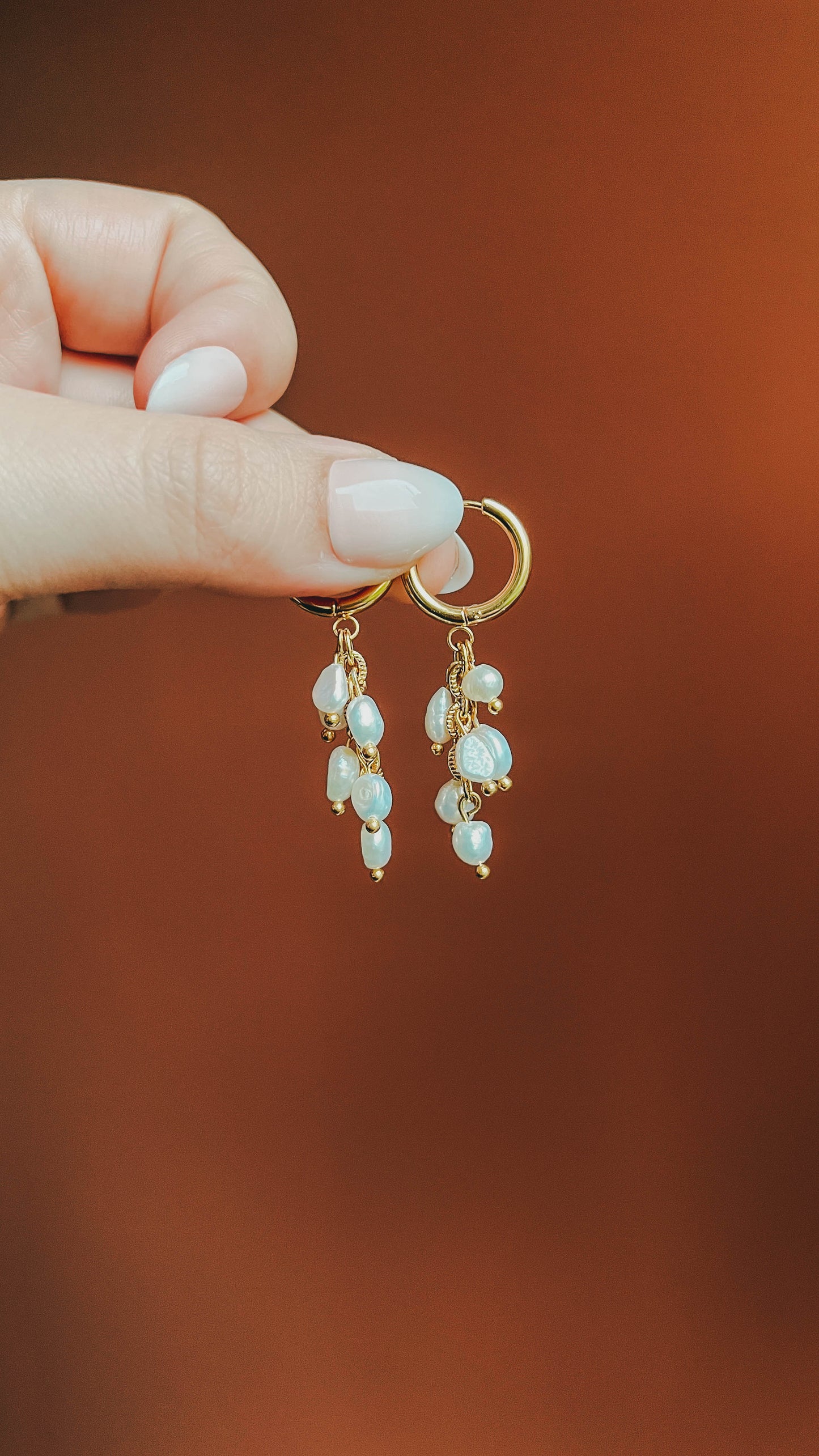 Perline | Boucles d'oreilles tombantes en acier inoxydable et perles d'eau douce