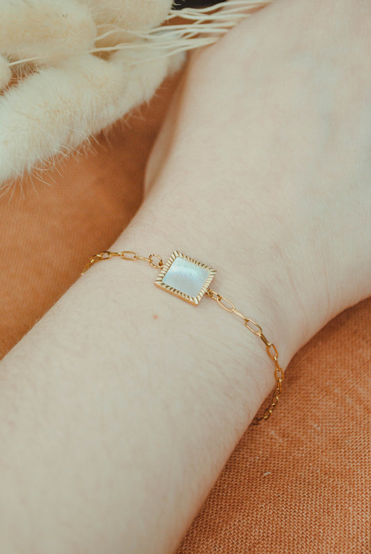 Taline | Bracelet en acier inoxydable et breloque en nacre